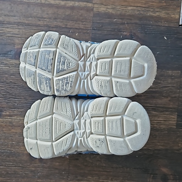 Skechers shoes - Picture 3 of 8